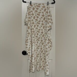 Silver One Soft Neutral Animal Print Blanket 30” x 39”